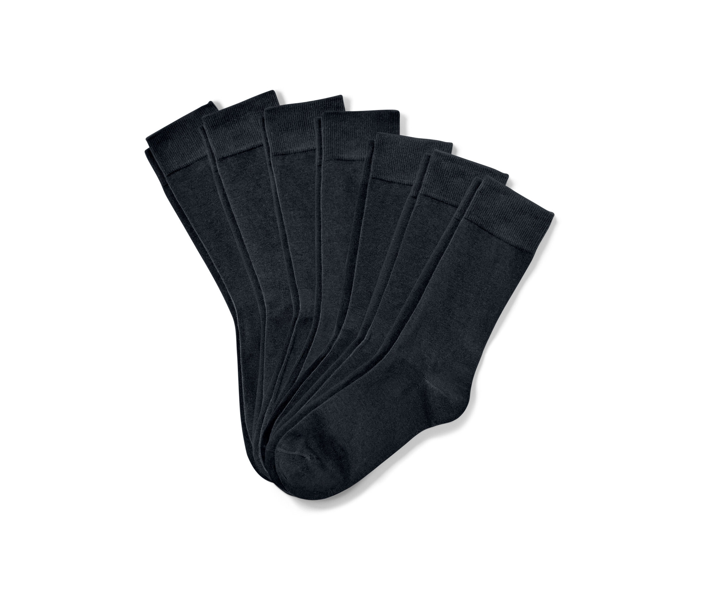 Sept paires de chaussettes.