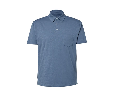 Polo en jersey bleu clair chiné à manches courtes et poche poitrine.
