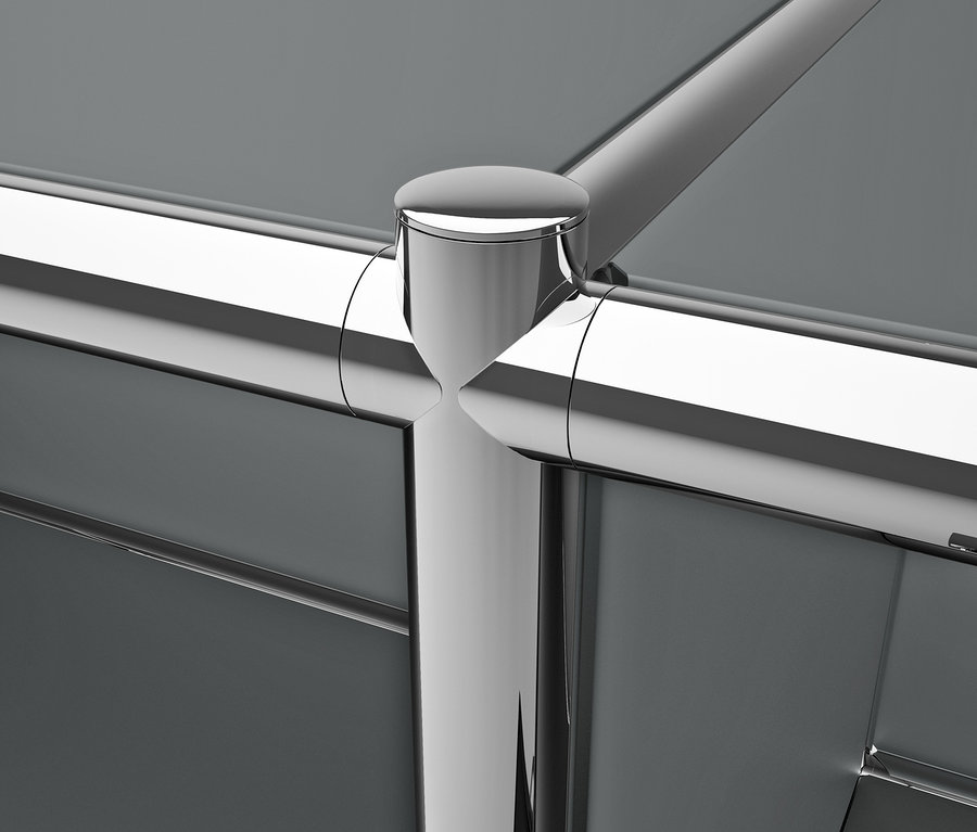 Gros plan d'une armoire métallique grise CN3 avec des éléments chromés.