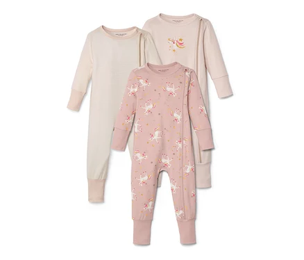Trois pyjamas licorne.