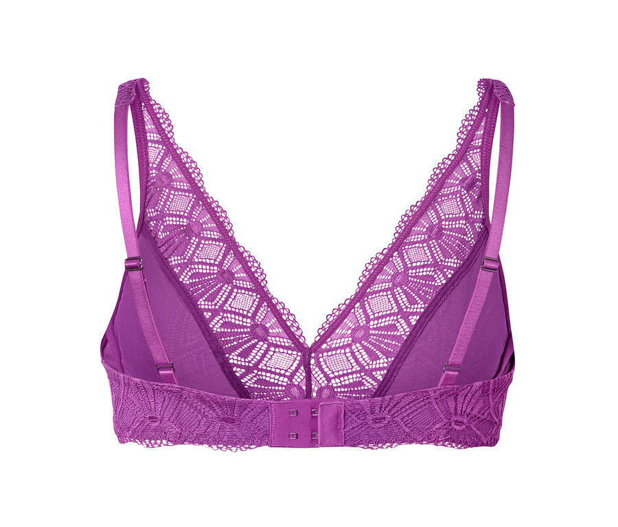 Gros plan d'un soutien-gorge souple violet avec de la dentelle, vue arrière.