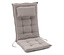Un coussin de chaise de jardin gris rembourré avec un appui-tête est posé sur un fond blanc.
