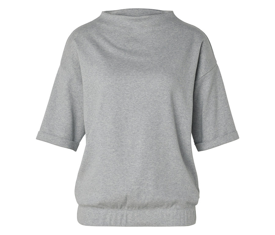 Sweat-shirt gris à manches courtes et col montant.