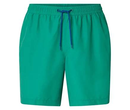 Shorts verts avec cordons bleus.