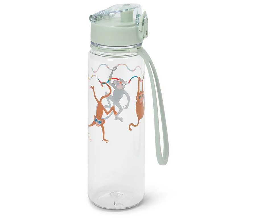 Une bouteille d'eau transparente avec un bouchon vert clair et des motifs de singes.
