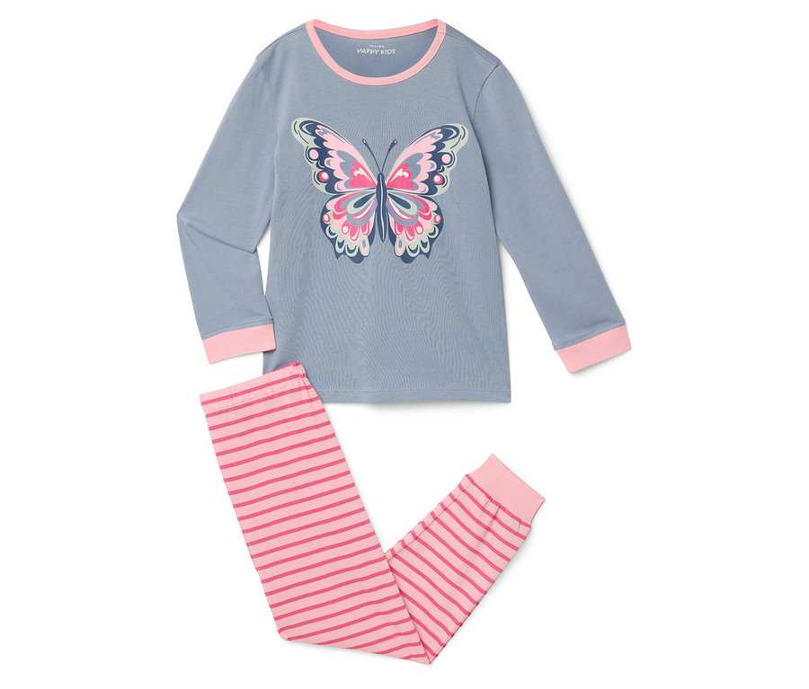 Un pyjama gris avec un papillon sur le haut et un pantalon rayé rose.