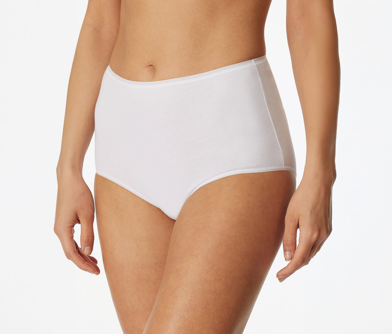 Torse d'une femme portant une culotte blanche taille haute unie.