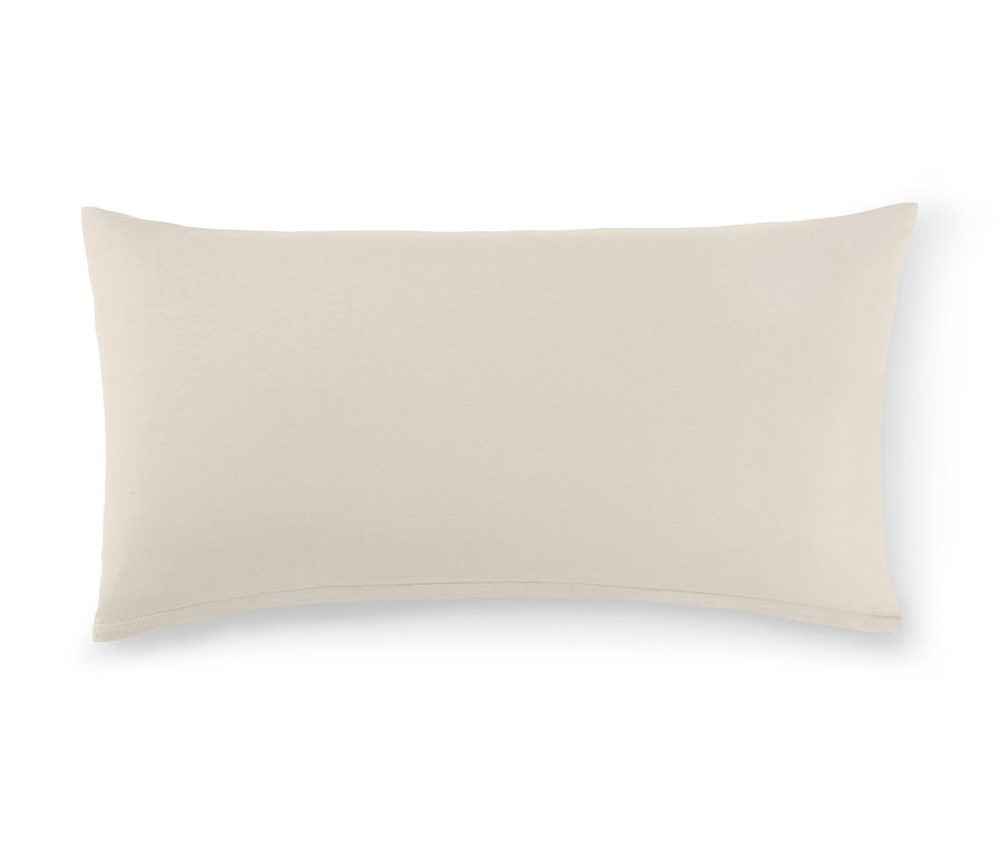 Deux taies d'oreiller en jersey beige.