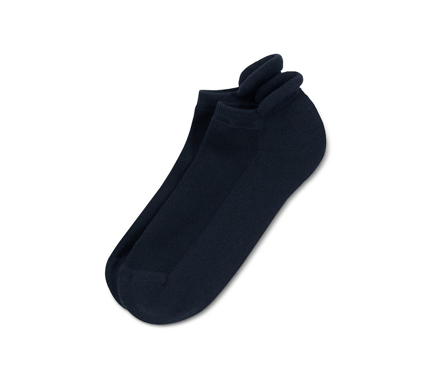 Deux paires de socquettes de sport unisexes bleu foncé superposées.