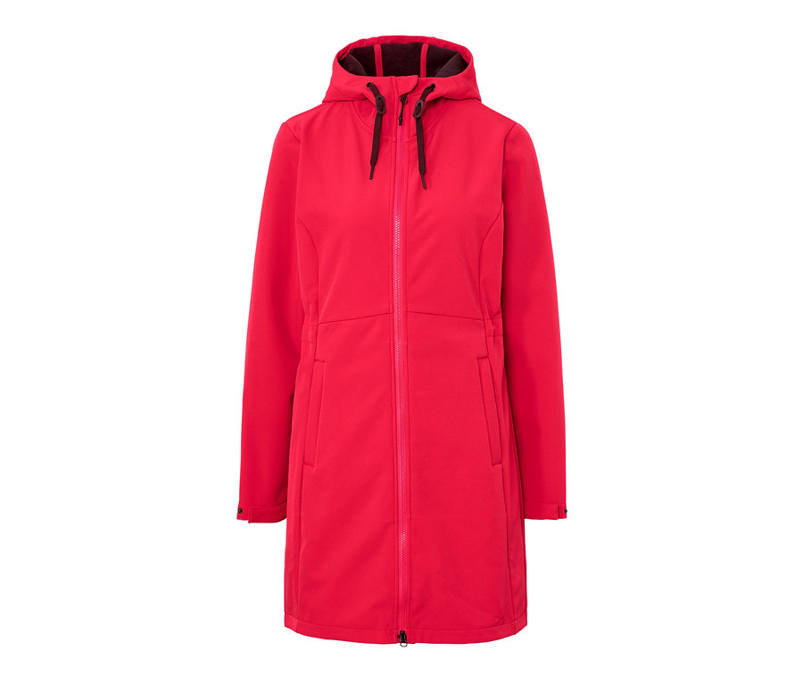 Manteau softshell rouge avec capuche et fermeture éclair.