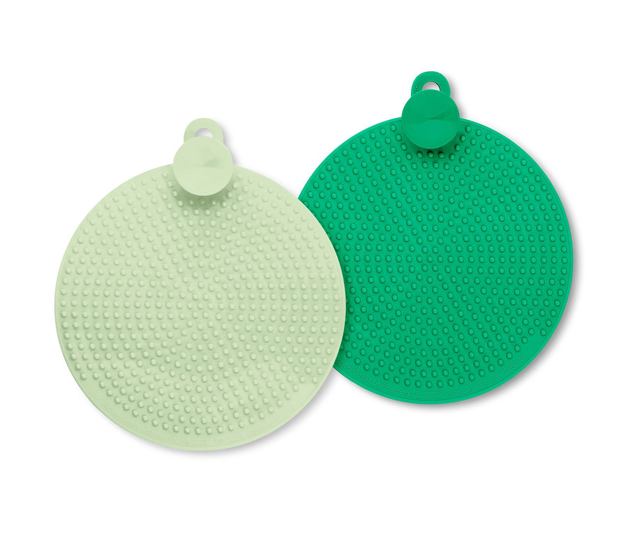 Deux éponges de nettoyage en silicone, vert clair et vert.