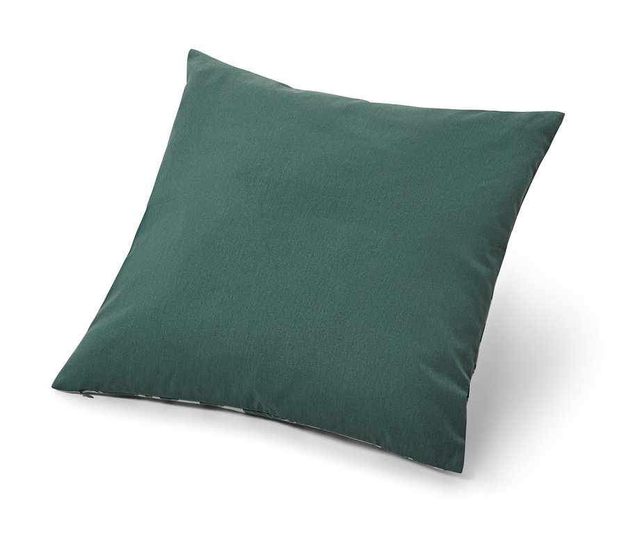 Gros plan d'une housse de coussin décoratif.