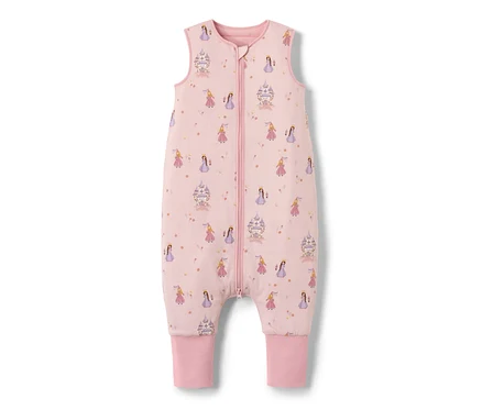 Gigoteuse rose avec jambes, 2,5 TOG, env. 110 cm, avec imprimé princesses et châteaux.