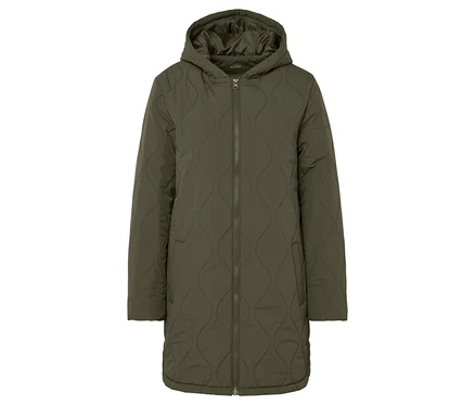 Manteau matelassé vert olive avec capuche et fermeture éclair au centre.