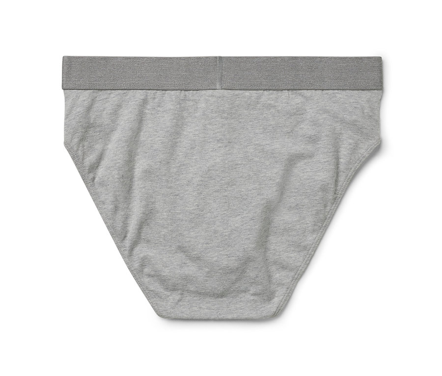 Gros plan sur un slip gris pour homme, lot de 4