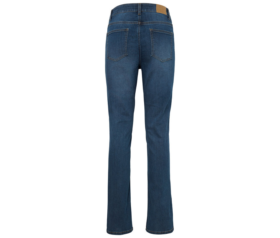 Vue arrière d'un jean bleu avec un patch marron à la taille.