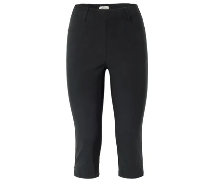 Pantalon noir trois-quarts.