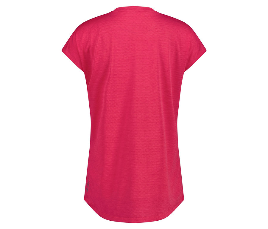 Gros plan sur un t-shirt rose à manches courtes.