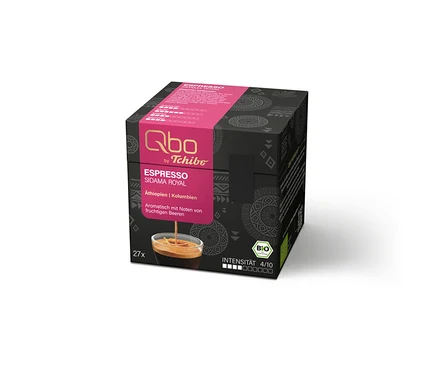 Boîte noire de 27 capsules de café Qbo Espresso SIDAMA ROYAL avec une bande rose, le logo Qbo by Tchibo et une tasse d'espresso. Intensité 4/10.
