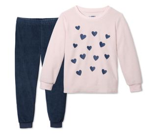 Haut rose avec des cœurs bleu foncé<br>Pantalon bleu foncé