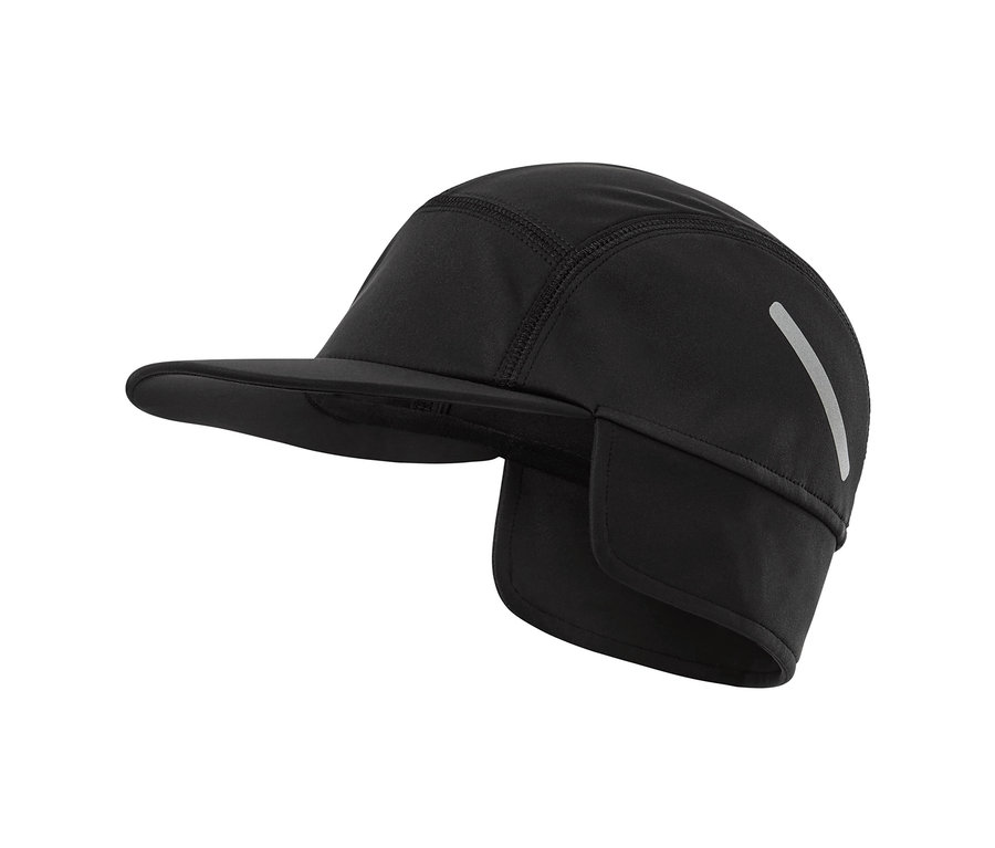 Casquette de course noire avec rabats d'oreille.