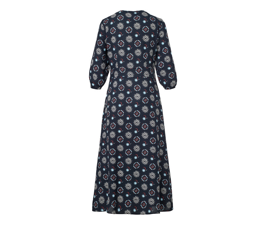 Une robe à imprimé.