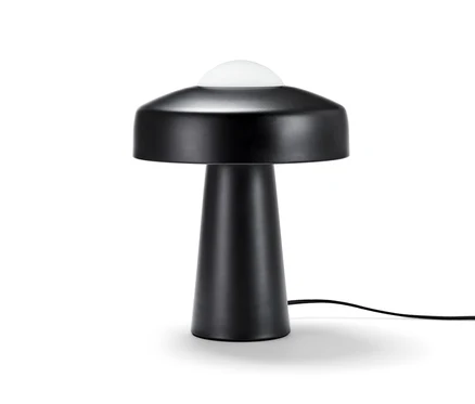 Lampe de bureau noire Nordlux « Time » avec abat-jour rond sur fond blanc.