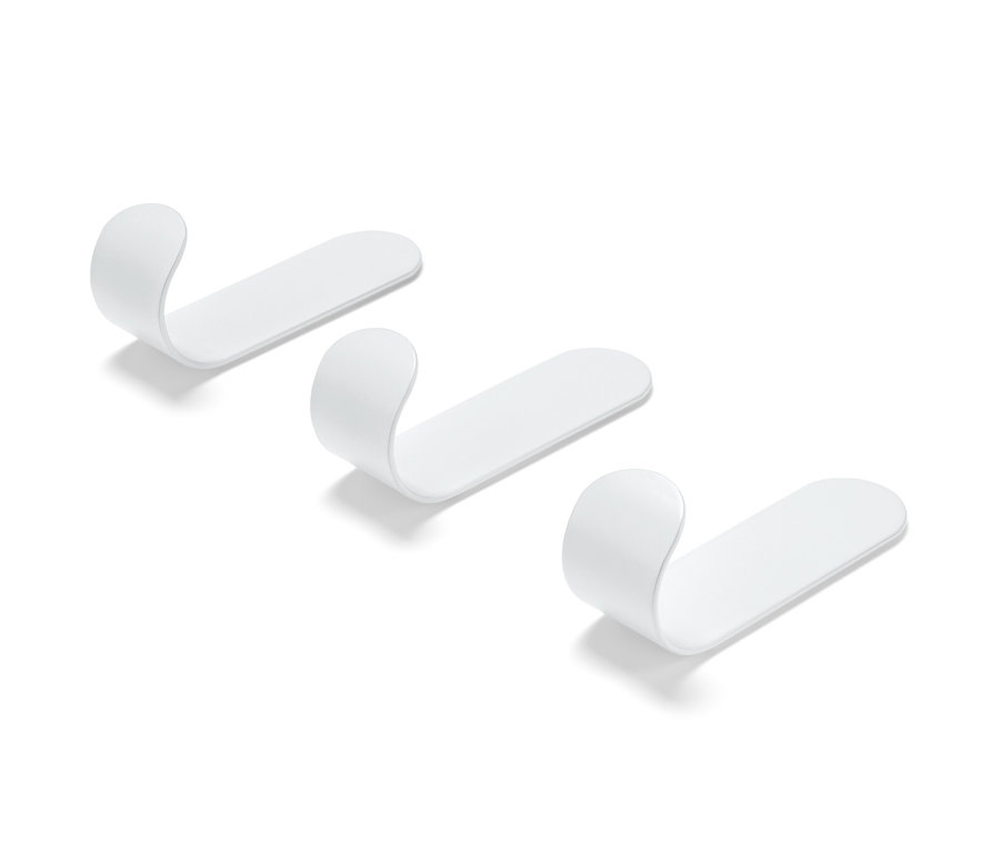 Trois crochets autocollants.