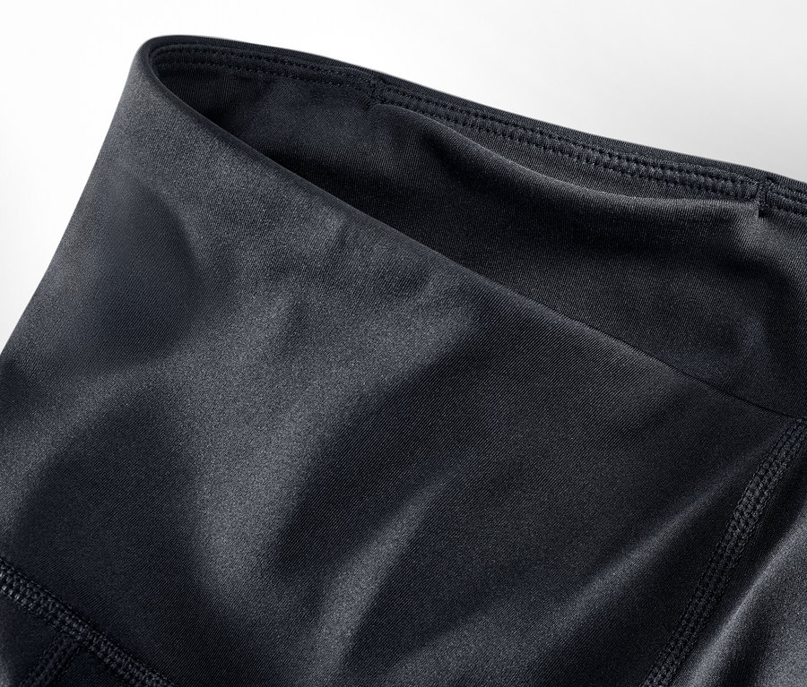 Gros plan sur un legging de sport.