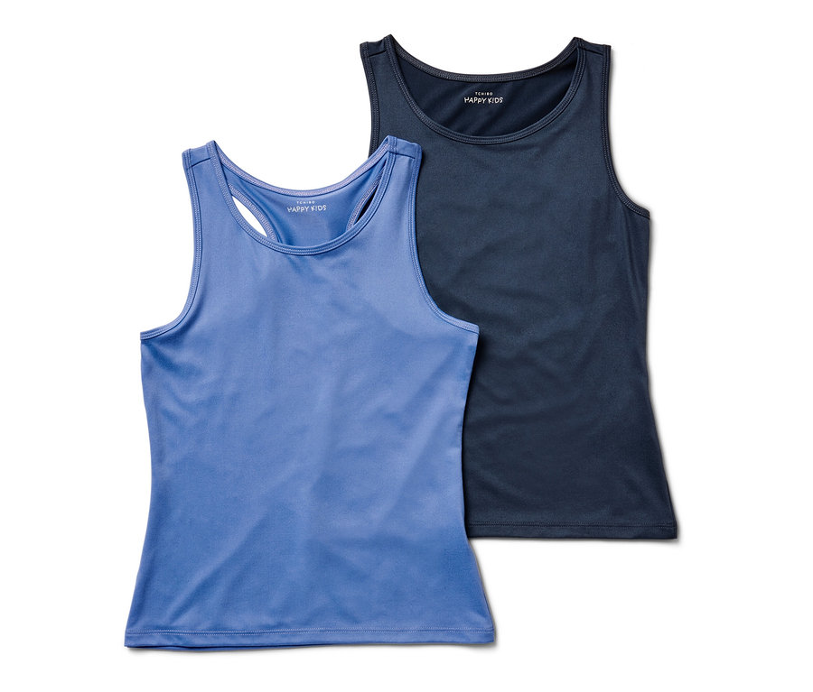 Deux hauts de sport pour enfant, un bleu et un bleu foncé.