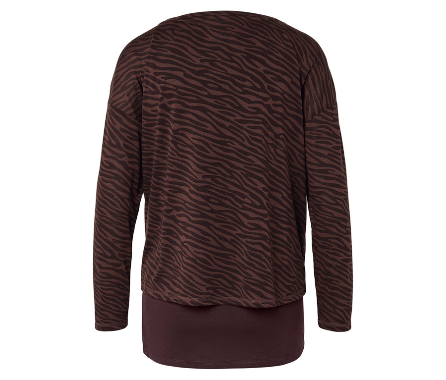 Chemisier marron à motif zébré.