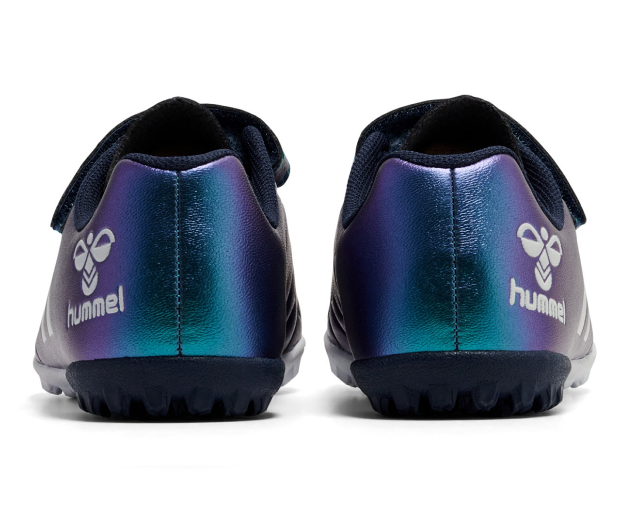 Vue arrière des chaussures de football hummel® Top Star Turf JR vertes avec fermeture velcro.