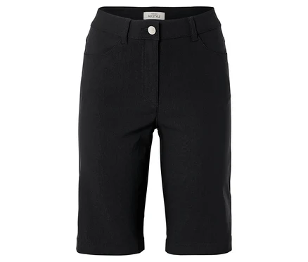 Un short noir avec des poches et une fermeture boutonnée sur fond blanc.