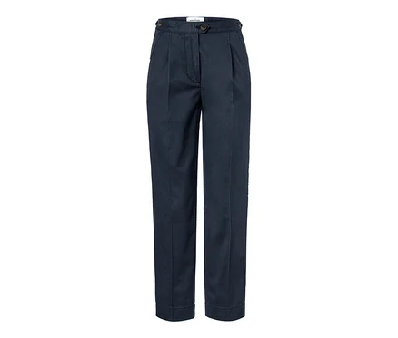 Chino moderne bleu foncé.