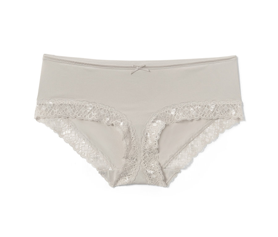 2 culottes grège avec dentelle.