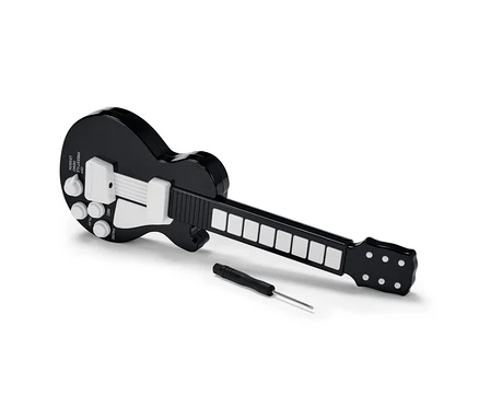 Une guitare à doigts noire repose sur un fond blanc à côté d'un petit tournevis.