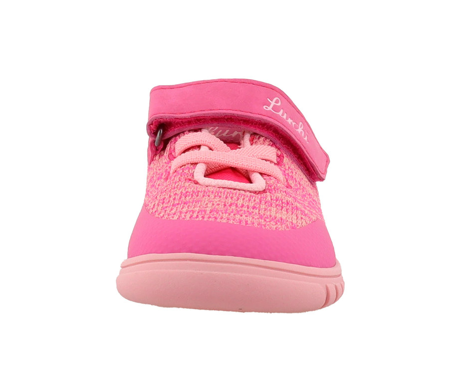 Gros plan d'une basket rose Lurchi « Barefoot ».
