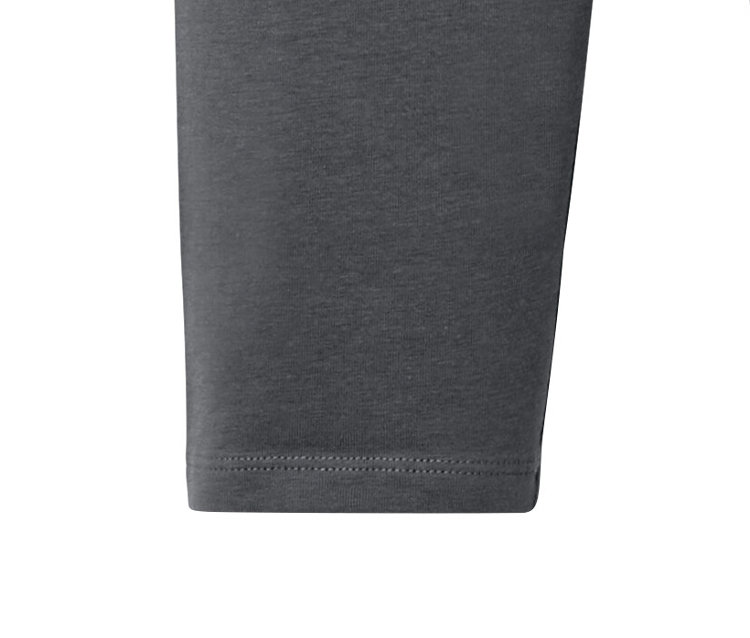 Deux leggings pour enfant, longueur 3/4 : un gris, un noir.