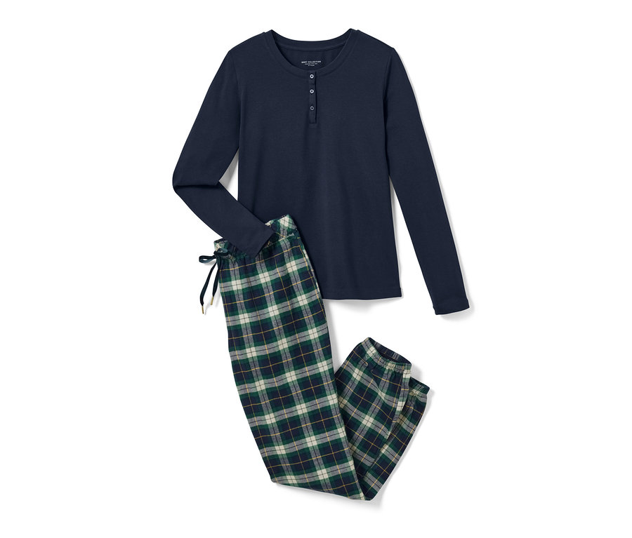 Un pyjama en flanelle vert avec des manches longues et un pantalon à carreaux.