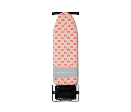 Une housse pour planche à repasser avec un motif floral.