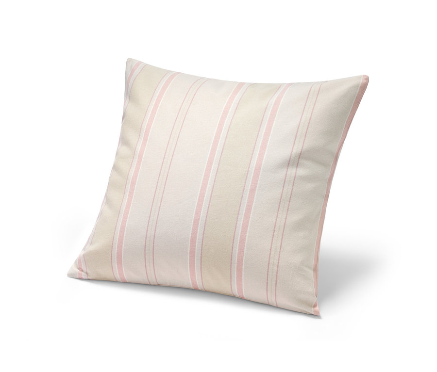 Housse de coussin décoratif avec rayures roses.