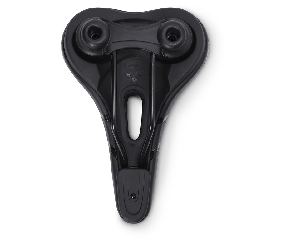 Gros plan d'une selle de vélo noire avec une découpe au centre, sur un fond blanc.