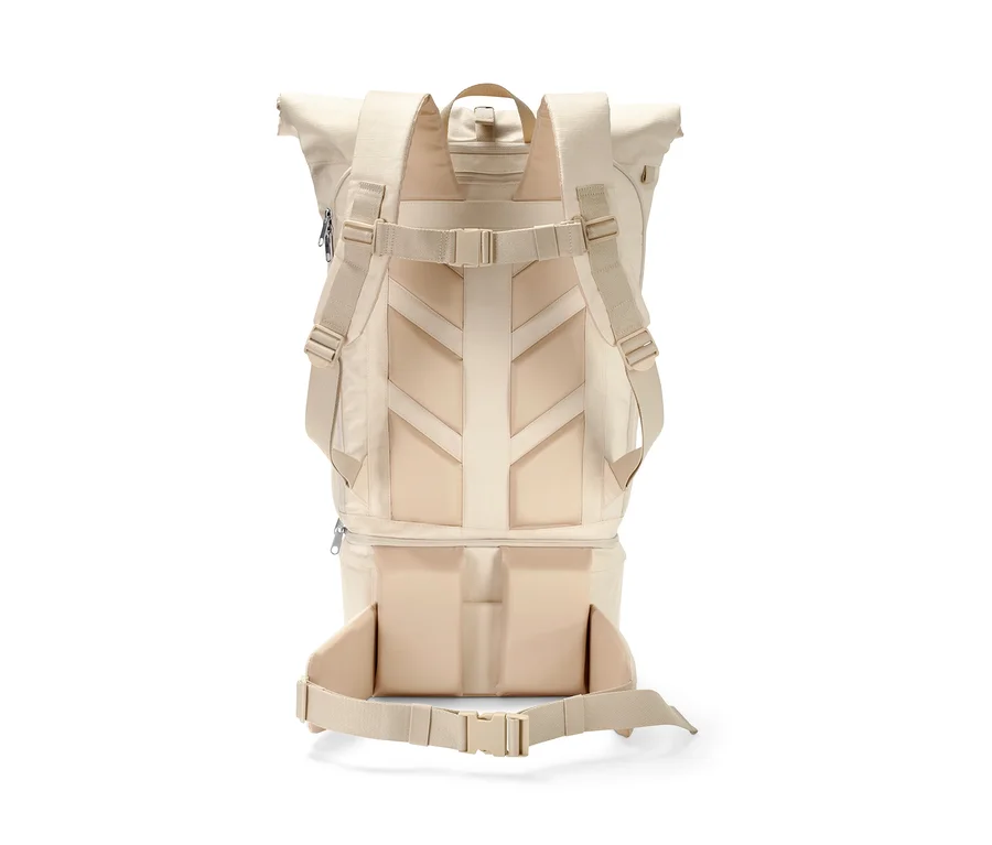 Vue arrière d'un sac à dos de voyage 3 en 1 beige.