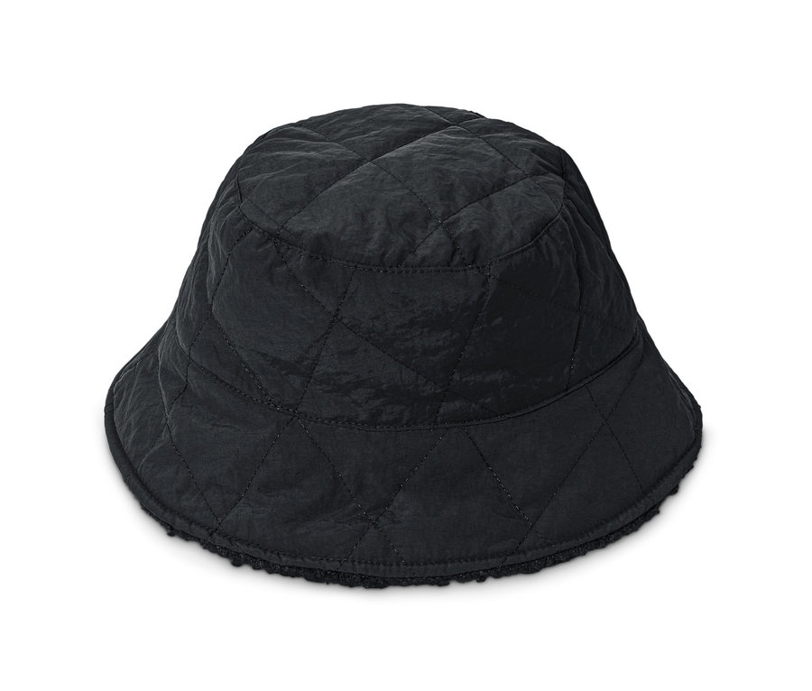 Bob noir matelassé.