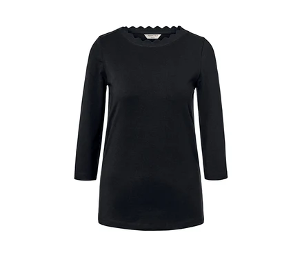 T-shirt noir manches 3/4.