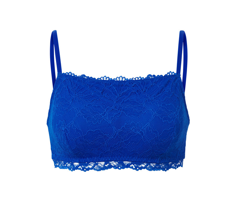 Zoom sur un soutien-gorge en dentelle bleu.