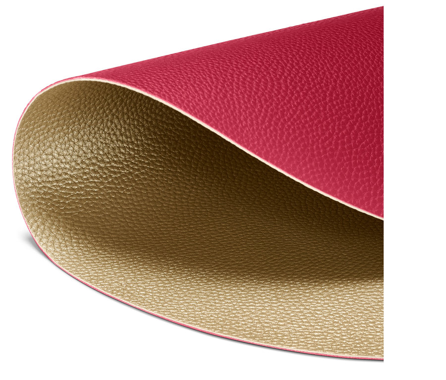 Vue détaillée d'un lot de 4 sets de table réversibles avec un côté rouge et un côté doré.