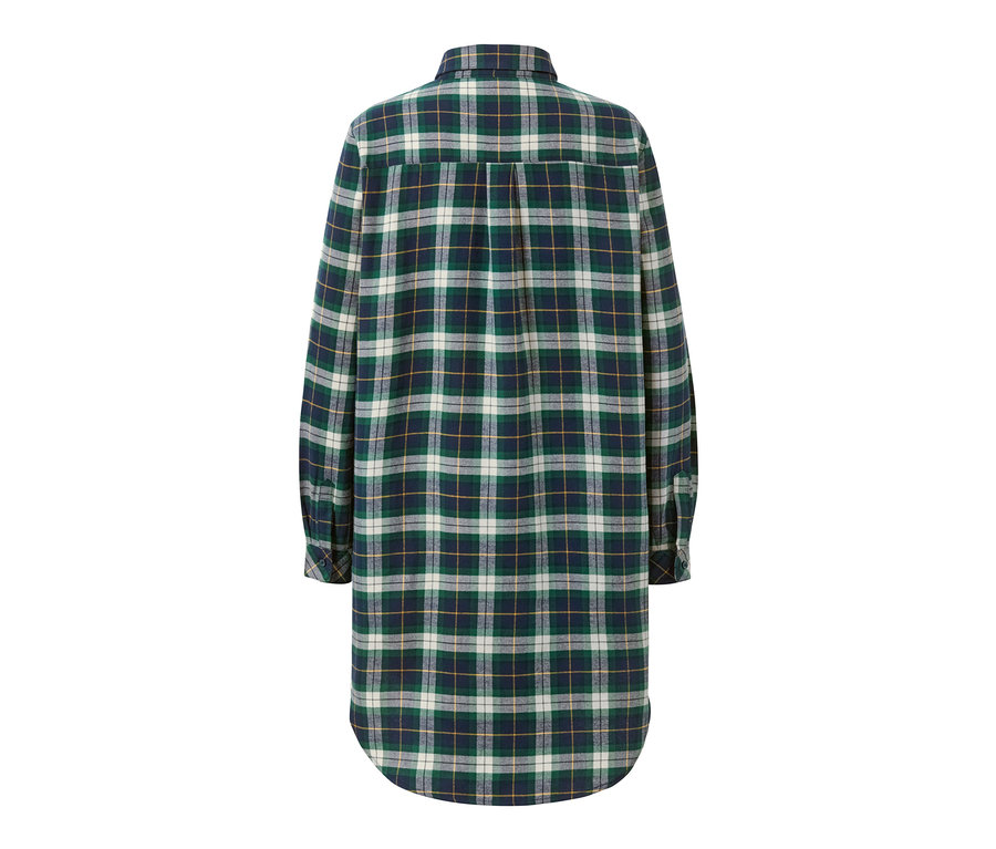 Vue arrière d'une chemise de nuit en flanelle verte à carreaux.