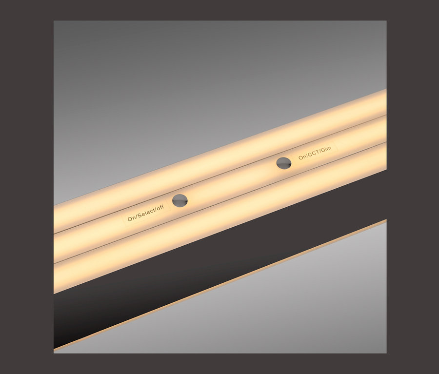 Gros plan du luminaire suspendu à LED noir Paul Neuhaus »Adriana Round«.