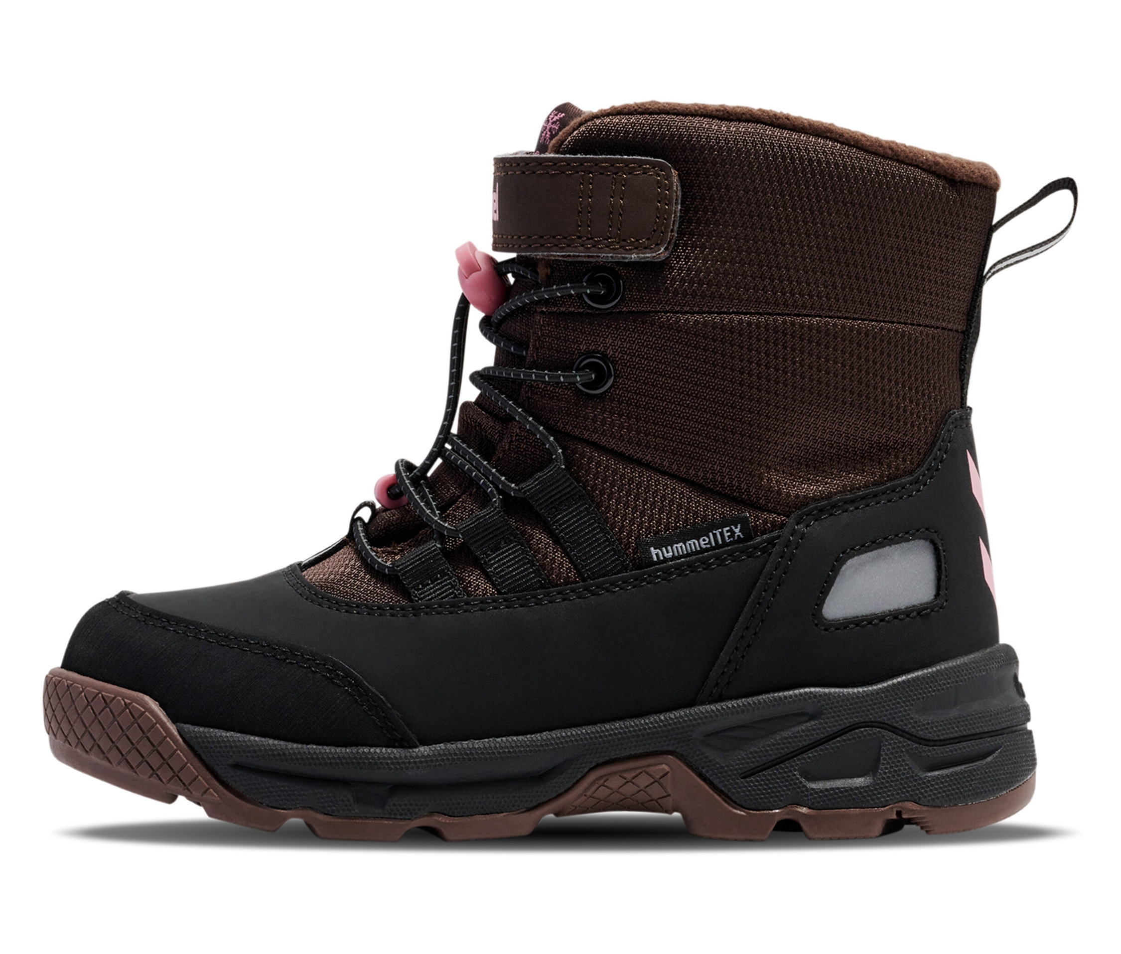 Gros plan sur une botte de neige Hummel Snow Boot Tex, rose, marron et noire.